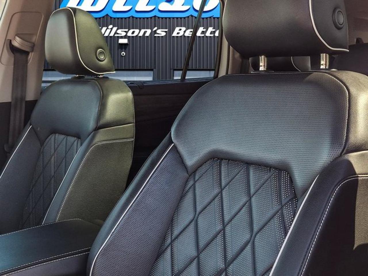 2024 Volkswagen Atlas Execline R-Line AWD | Leather | Pano Sunroof | Heated Seats + Steering | 360 Cam | and More ! Photo