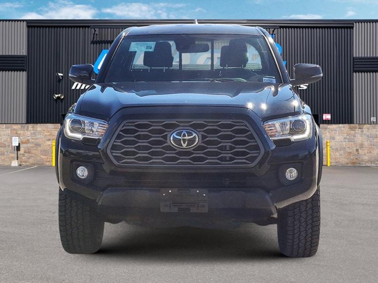 2022 Toyota Tacoma TRD Off-Road Access Cab 4X4 | 6-Speed Manual | V6 | Power Seat | CarPlay + Android | and More ! Photo