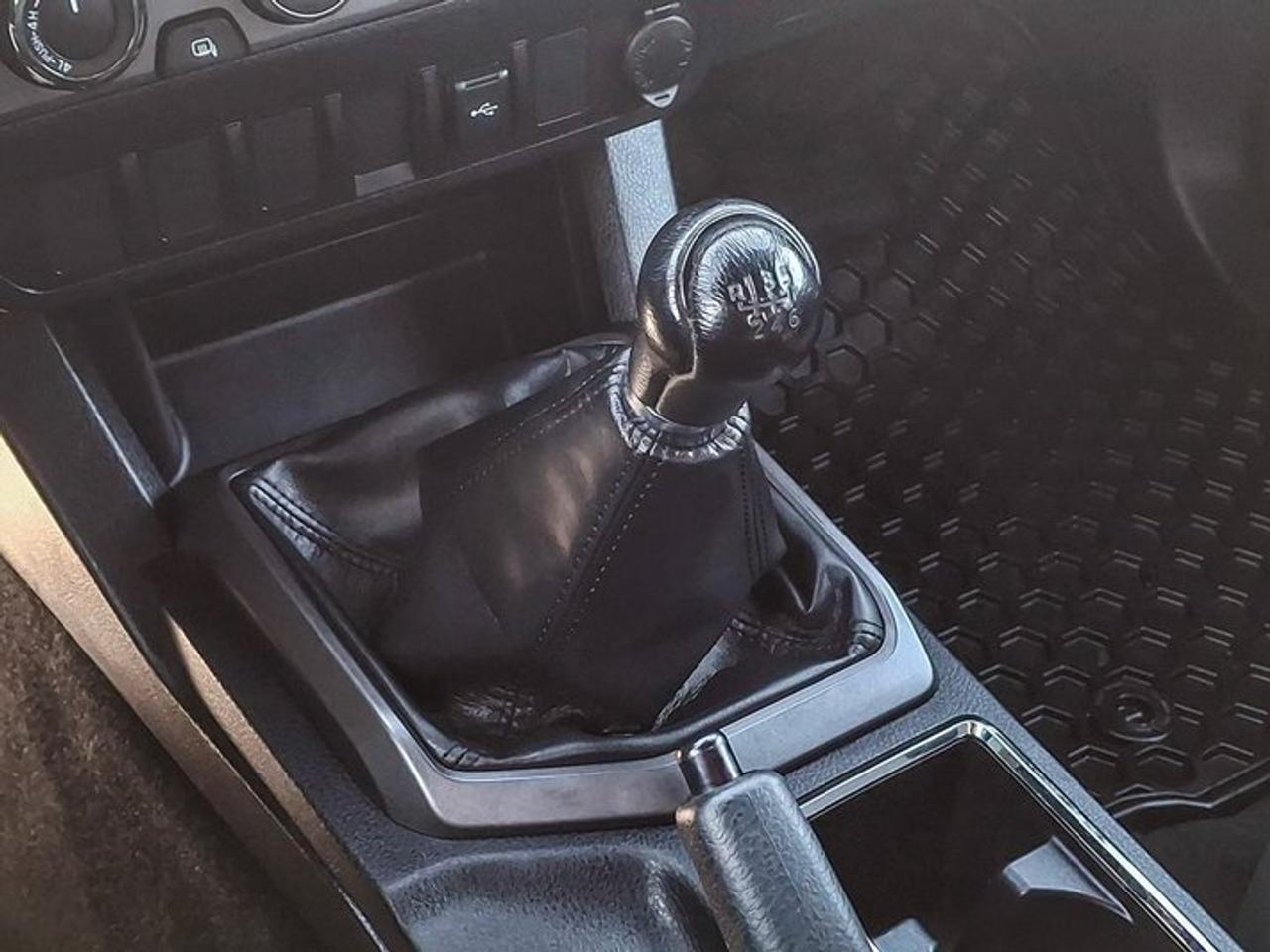 2022 Toyota Tacoma TRD Off-Road Access Cab 4X4 | 6-Speed Manual | V6 | Power Seat | CarPlay + Android | and More ! Photo