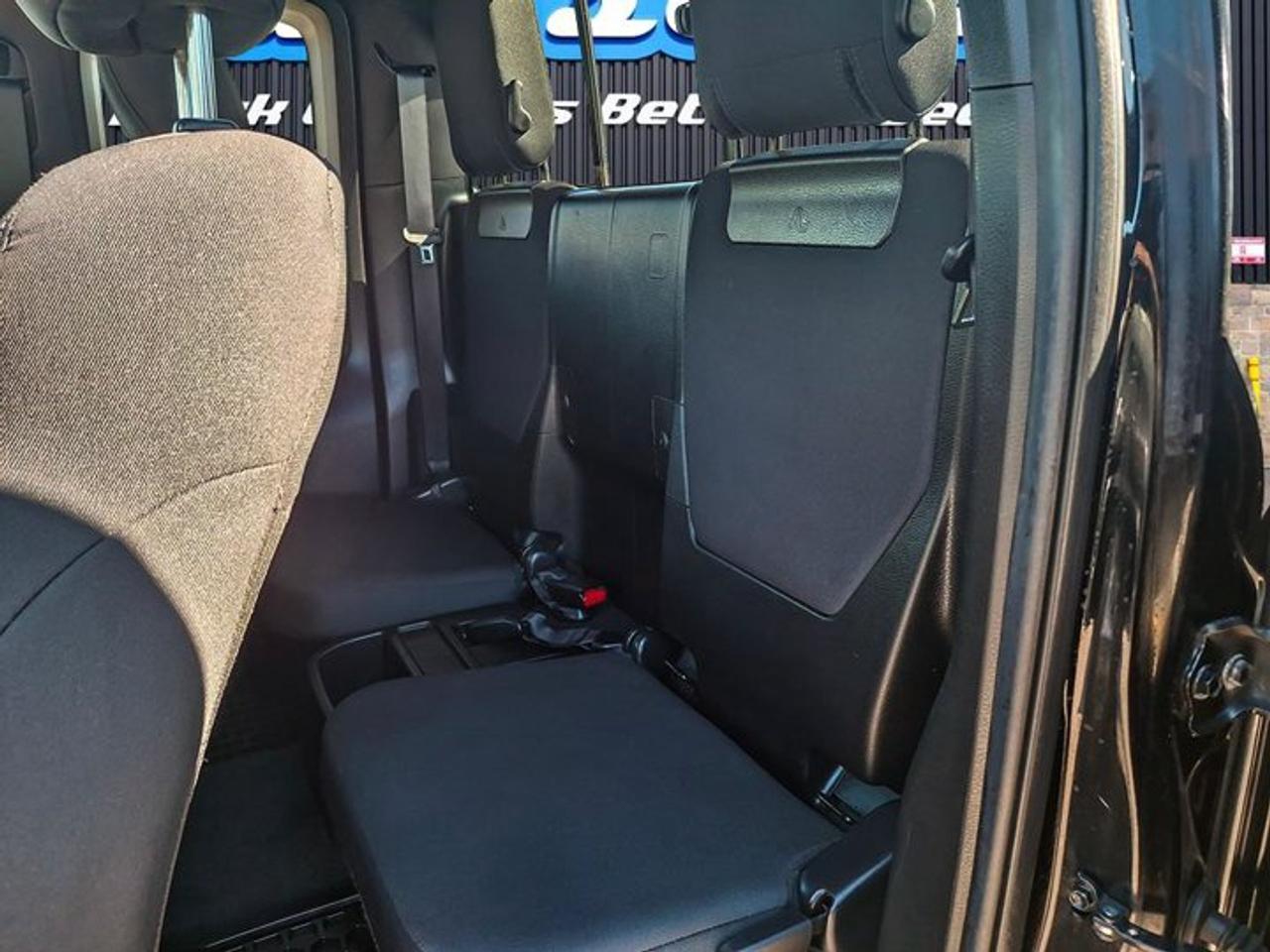 2022 Toyota Tacoma TRD Off-Road Access Cab 4X4 | 6-Speed Manual | V6 | Power Seat | CarPlay + Android | and More ! Photo