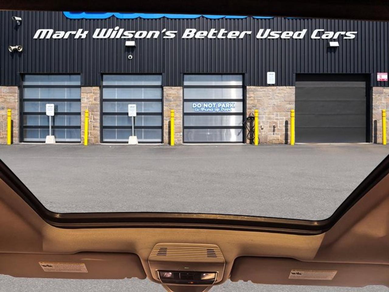 2024 Volkswagen Atlas Highline AWD | Leather | Pano Sunroof | Black Alloys | Captain Chairs | Vented Seats | and More ! Photo