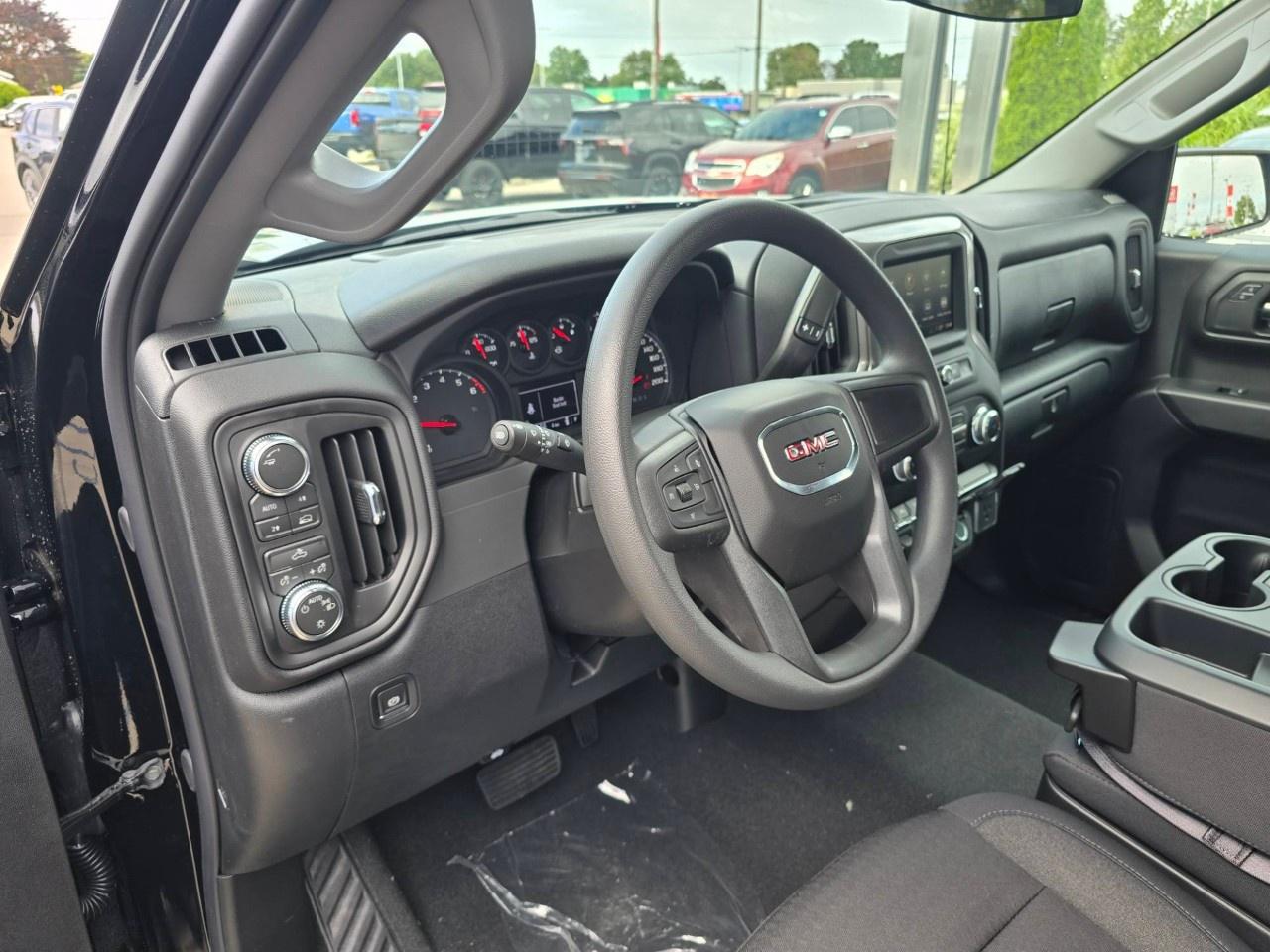 2026 GMC Sierra 1500 Crew Cab Short Box 4-Wheel Drive Pro Photo