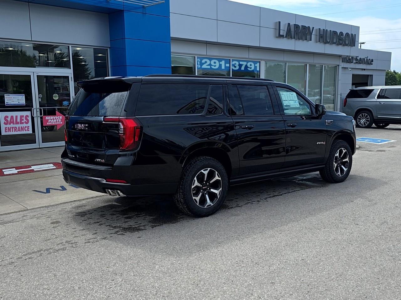 2026 GMC Yukon XL 4WD 4dr AT4 Photo2