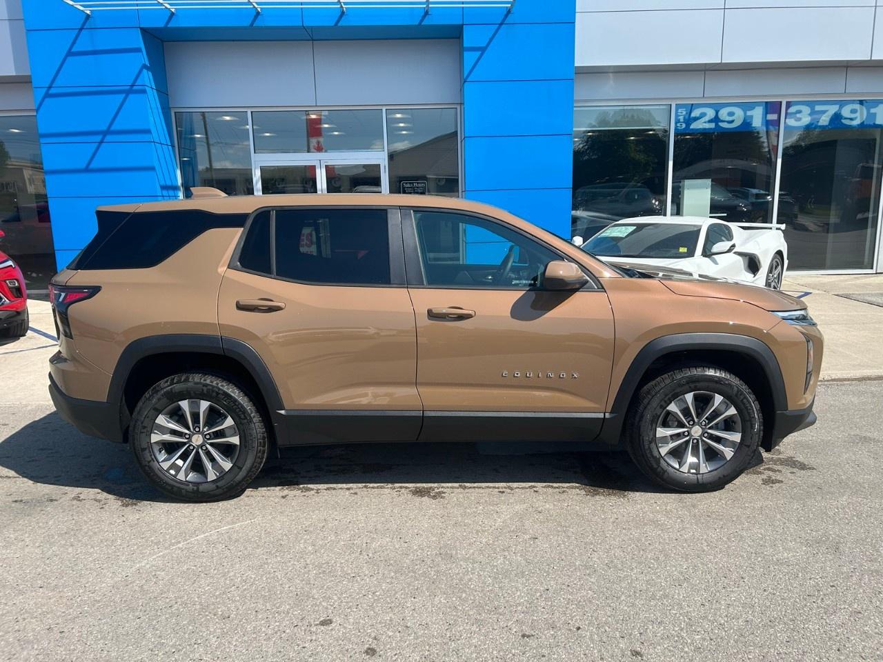 2027 Chevrolet Equinox AWD LT Photo1