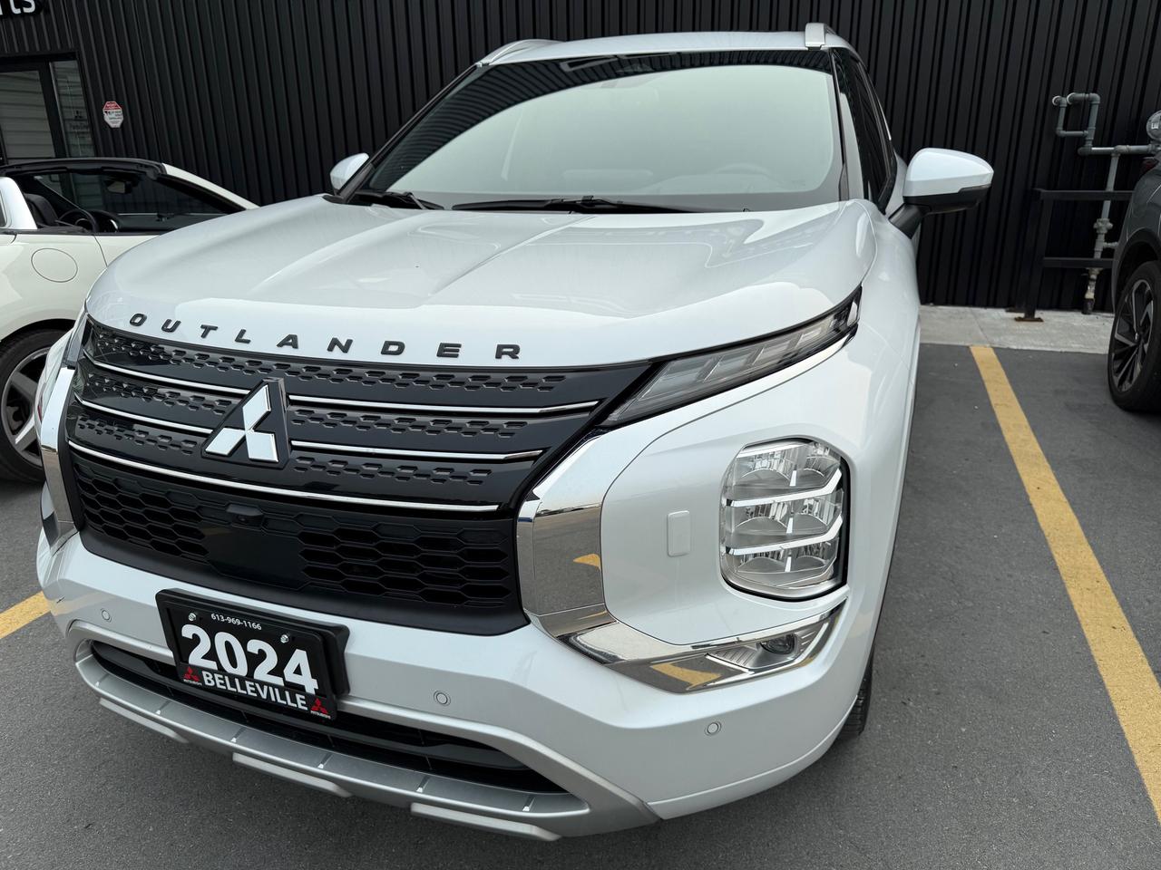 2024 Mitsubishi Outlander GT Photo0
