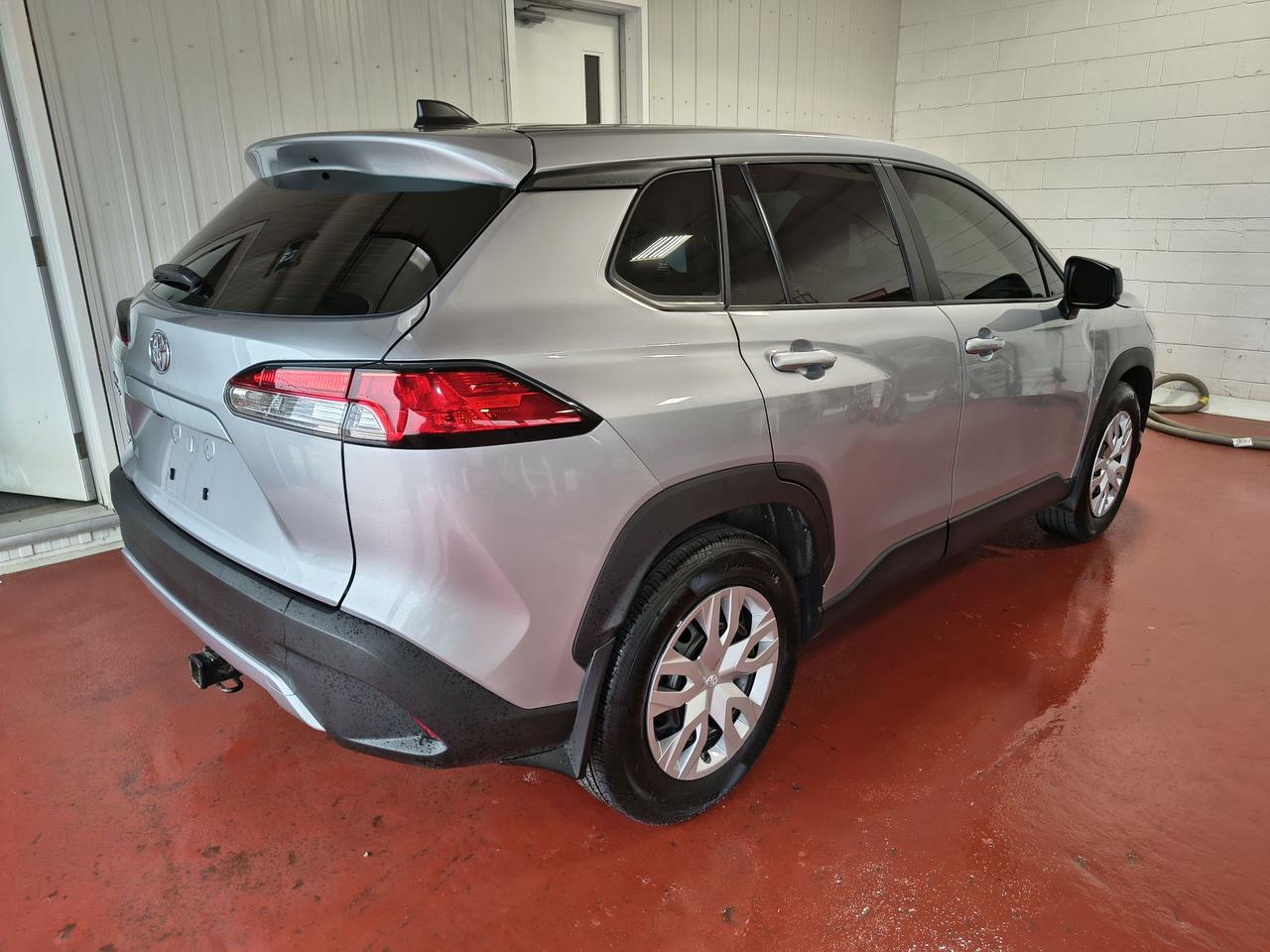 2024 Toyota Corolla Cross L Photo0