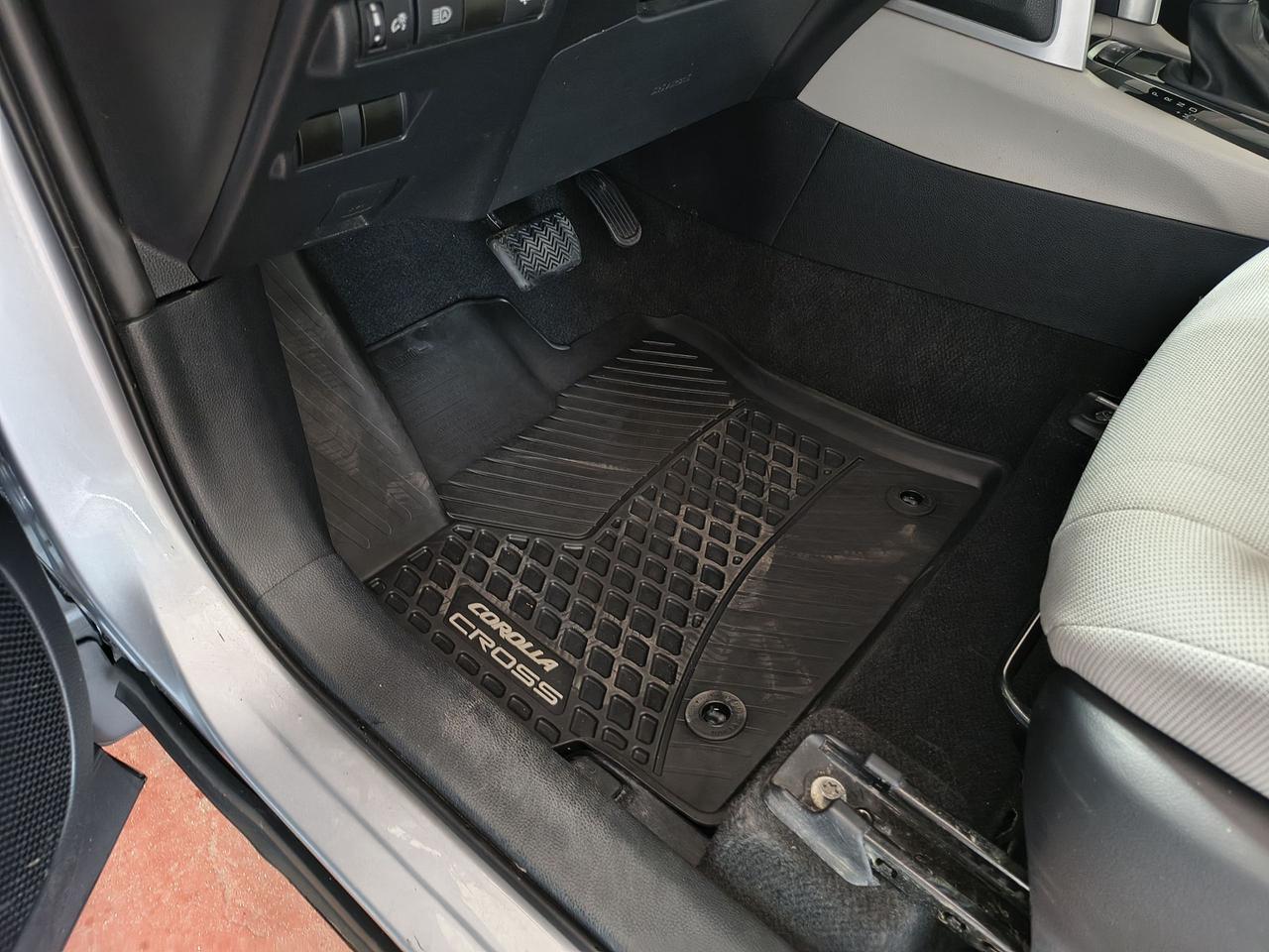 2024 Toyota Corolla Cross L Photo0