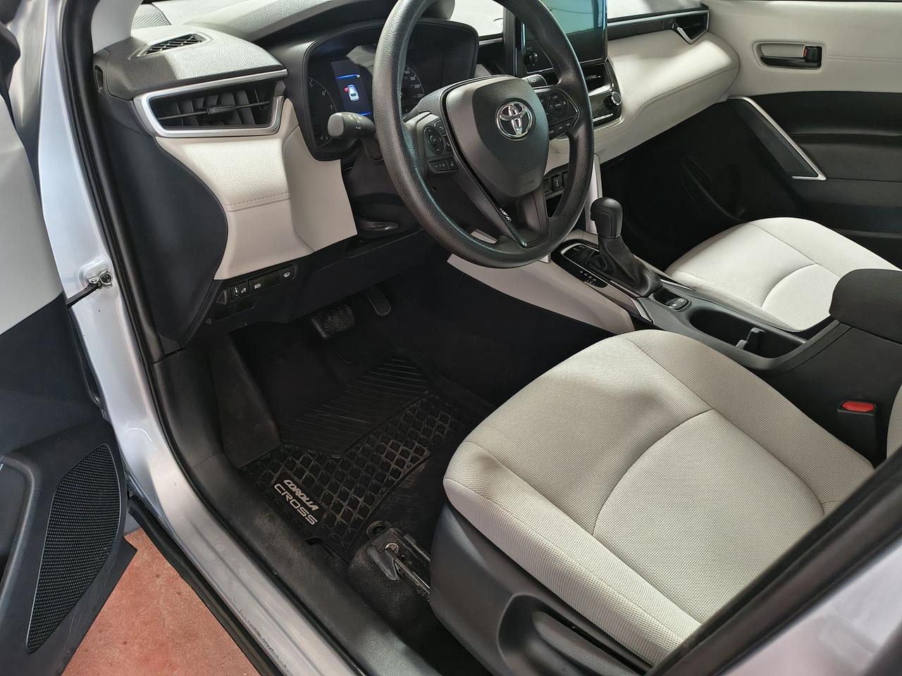 2024 Toyota Corolla Cross L Photo0