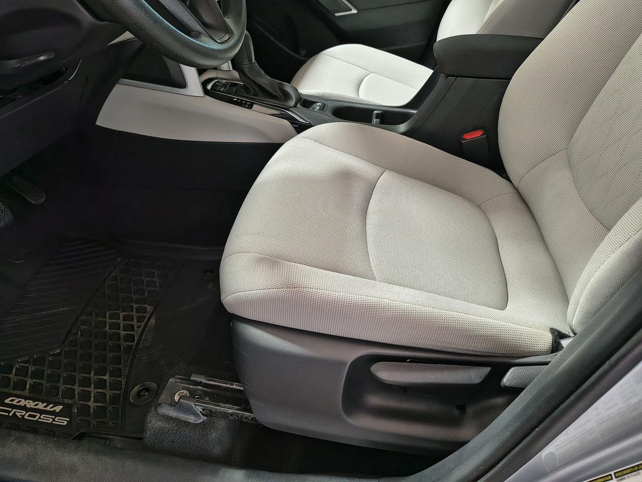 2024 Toyota Corolla Cross L Photo0