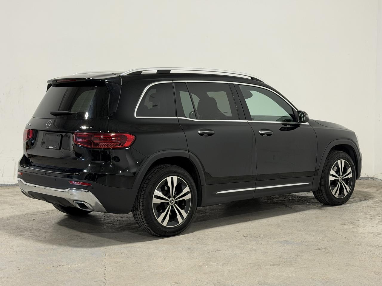2024 Mercedes-Benz GLB GLB 250 Photo3