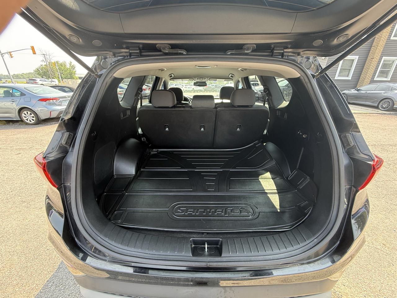 2019 Hyundai Santa Fe 2.4L Preferred AWD w/Dark Chrome Accent Photo