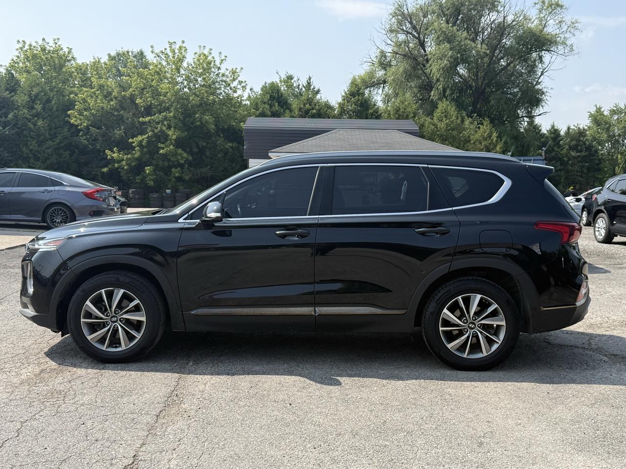 2019 Hyundai Santa Fe 2.4L Preferred AWD w/Dark Chrome Accent Photo