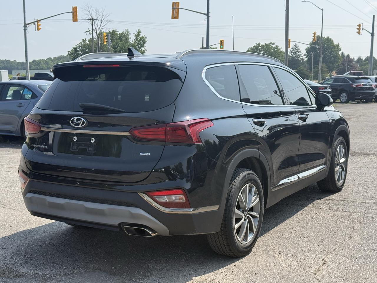 2019 Hyundai Santa Fe 2.4L Preferred AWD w/Dark Chrome Accent Photo2