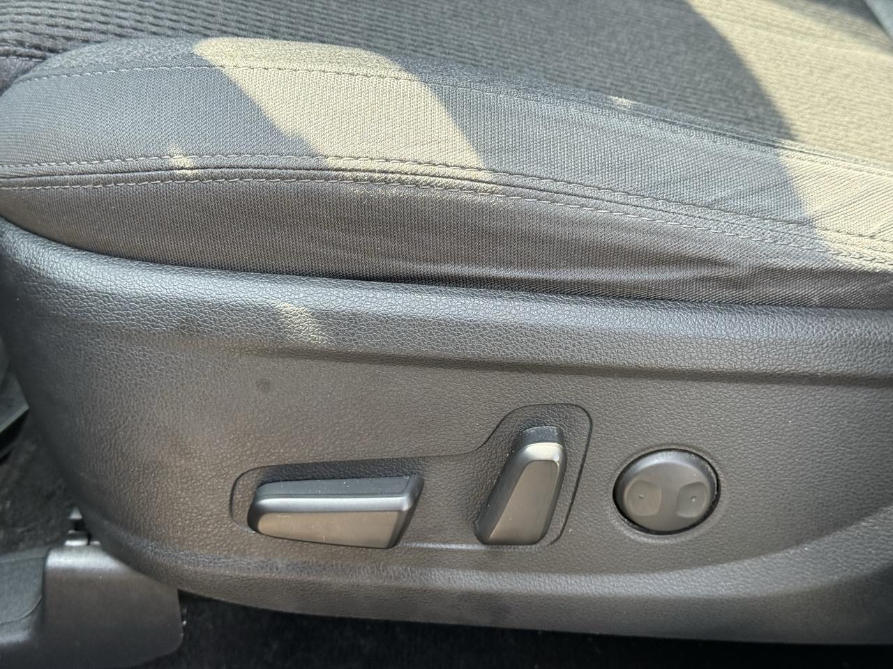 2019 Hyundai Santa Fe 2.4L Preferred AWD w/Dark Chrome Accent Photo