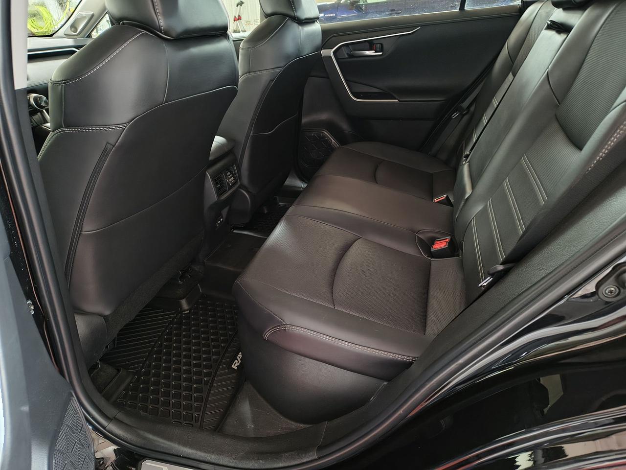 2023 Toyota RAV4 Hybrid Limited Photo0