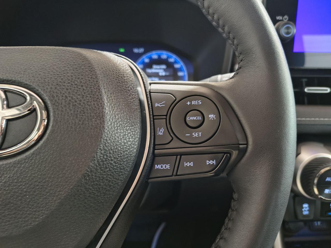 2023 Toyota RAV4 Hybrid Limited Photo