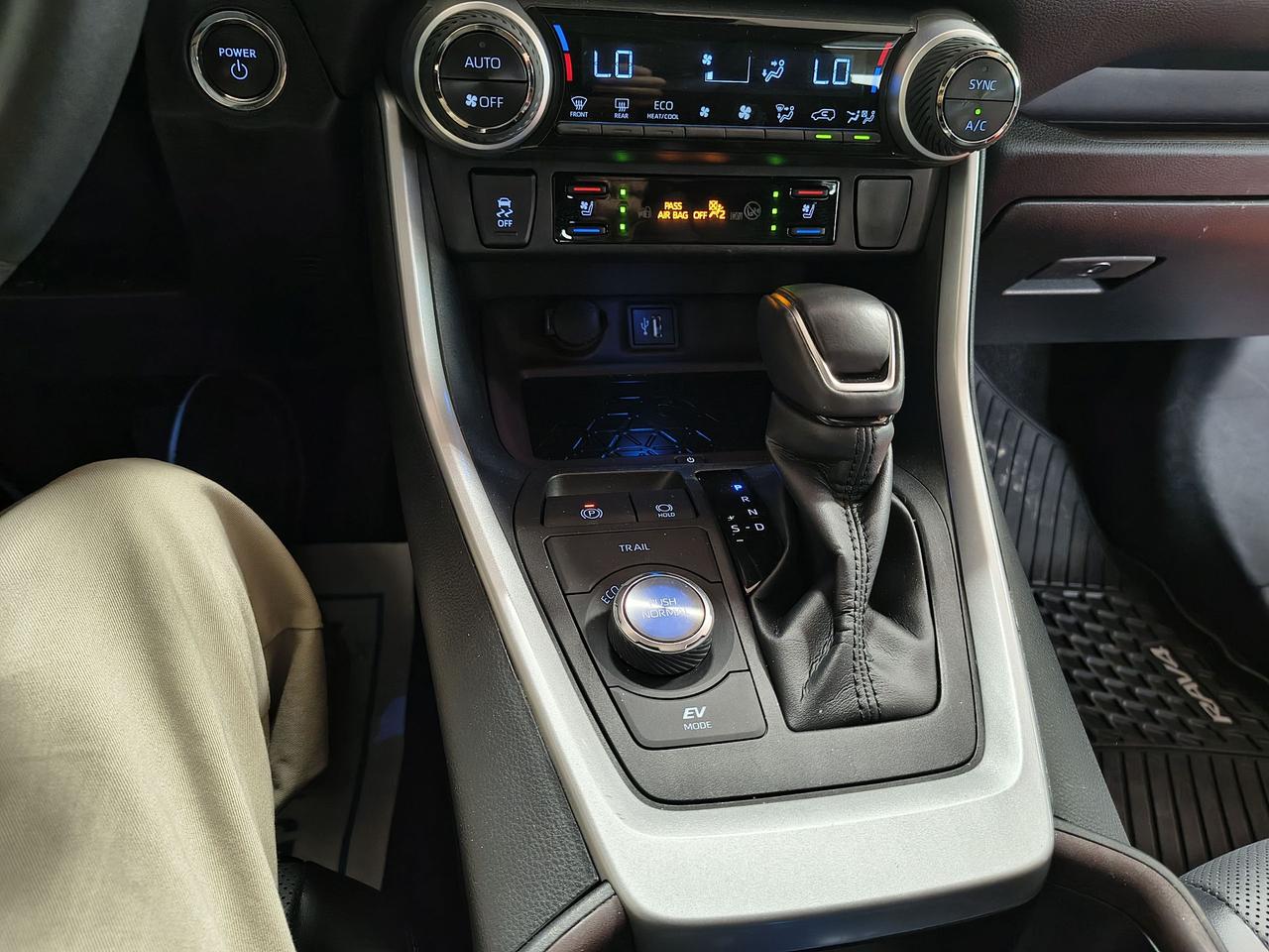 2023 Toyota RAV4 Hybrid Limited Photo