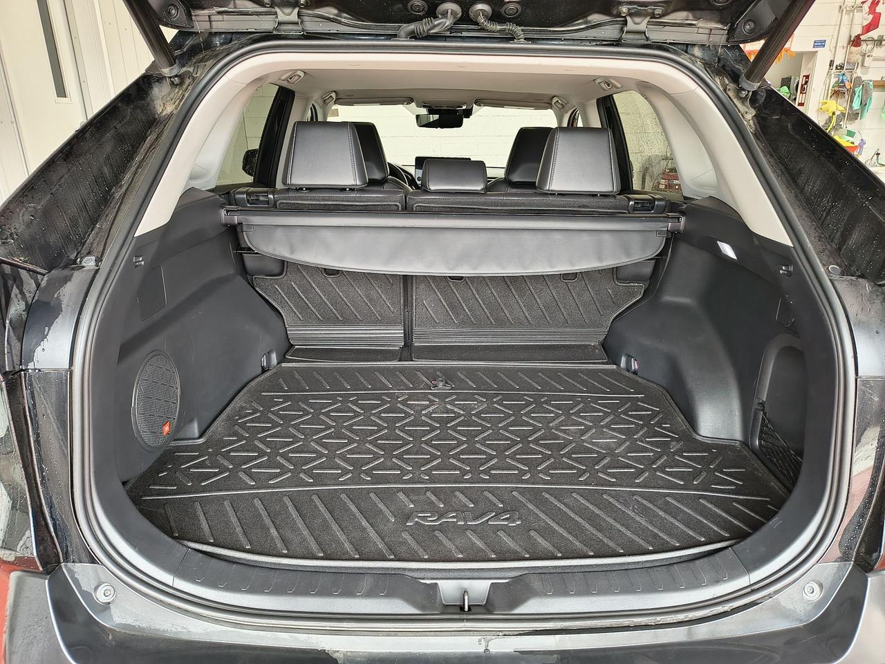 2023 Toyota RAV4 Hybrid Limited Photo