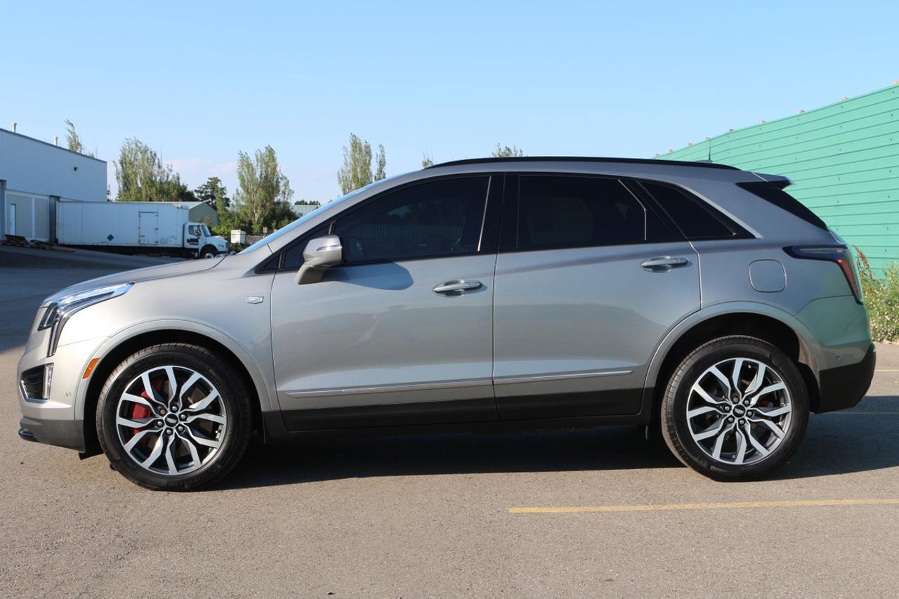 2023 Cadillac XT5 Sport Photo3