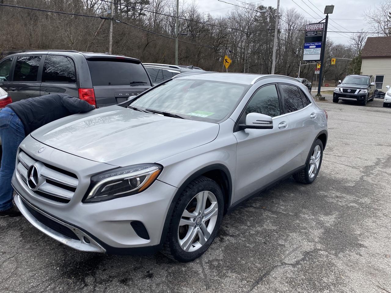 2016 Mercedes-Benz GLA-Class GLA250 4MATIC Photo0