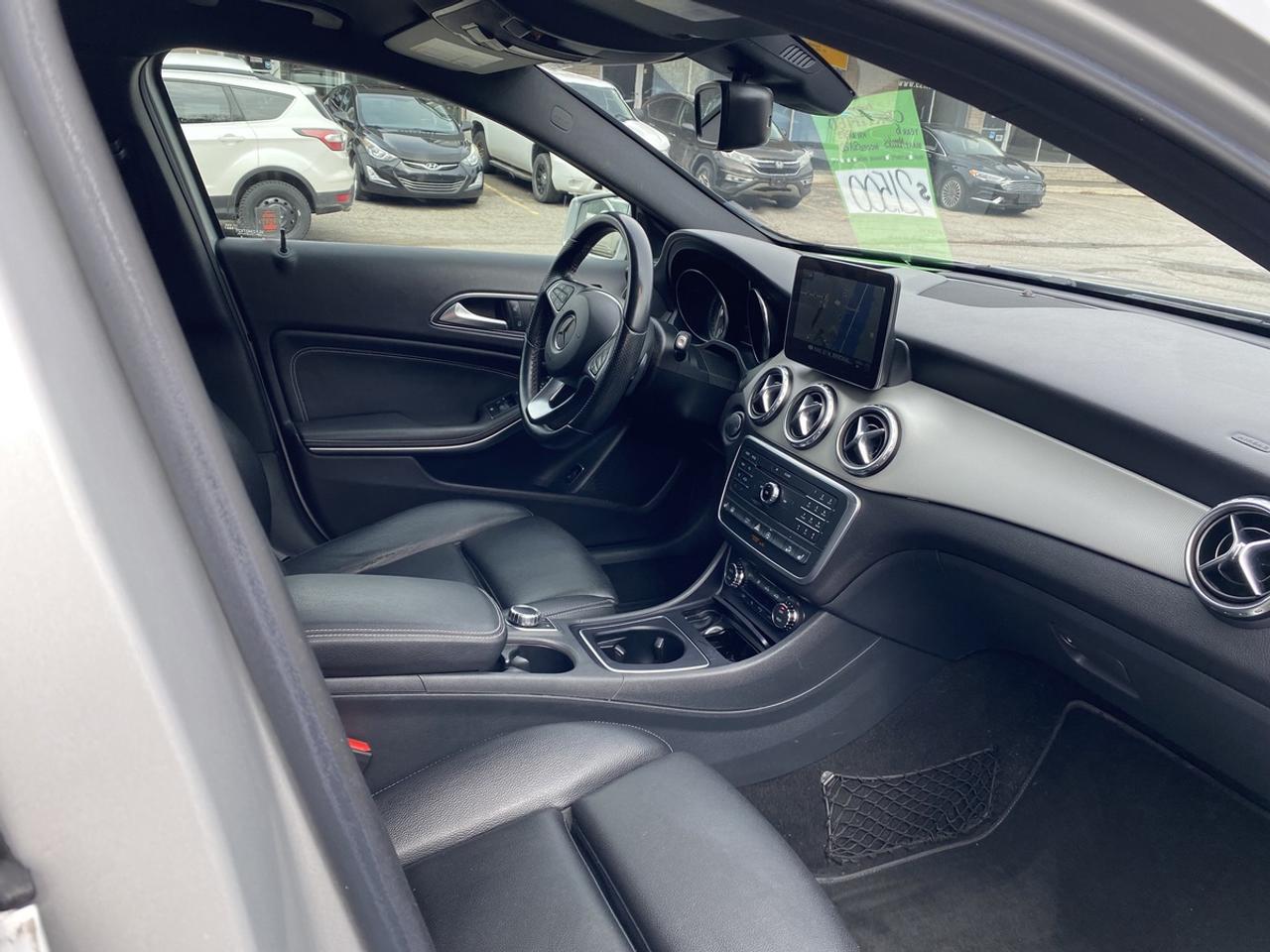 2016 Mercedes-Benz GLA-Class GLA250 4MATIC Photo