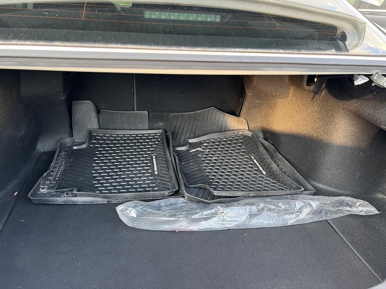 2020 Toyota Camry SE Photo