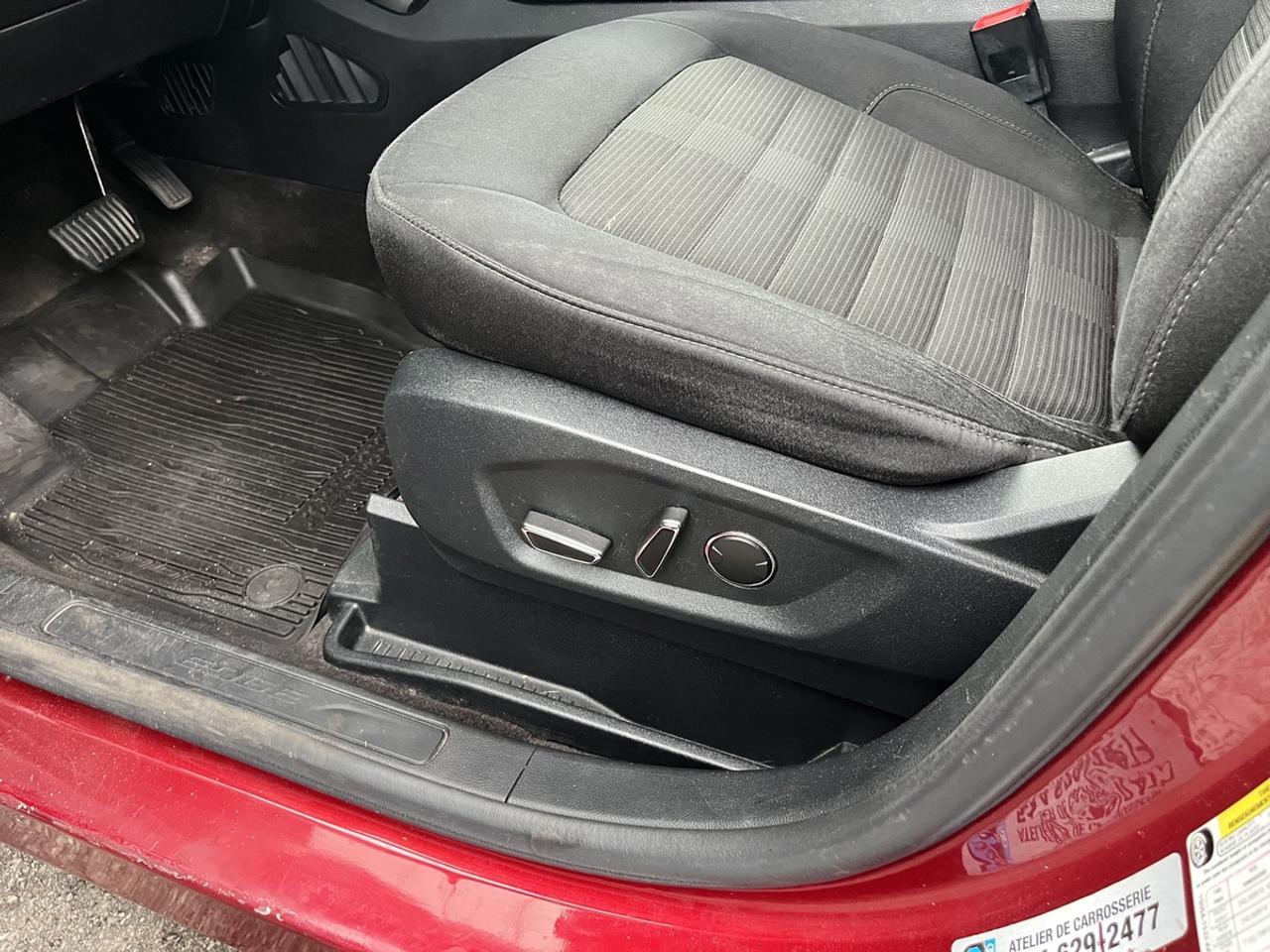 2019 Ford Edge SEL Photo3