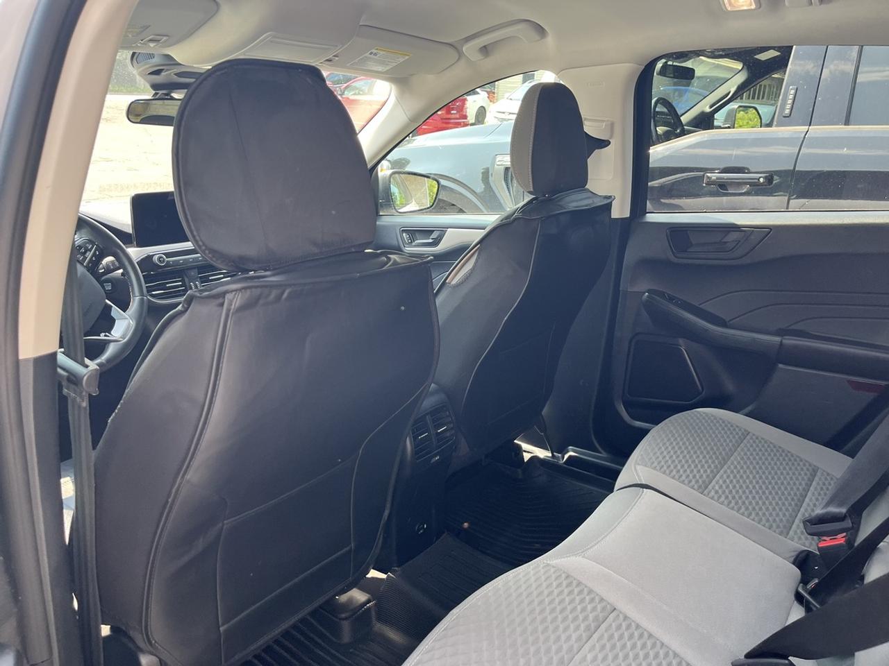 2022 Ford Escape SE Photo1