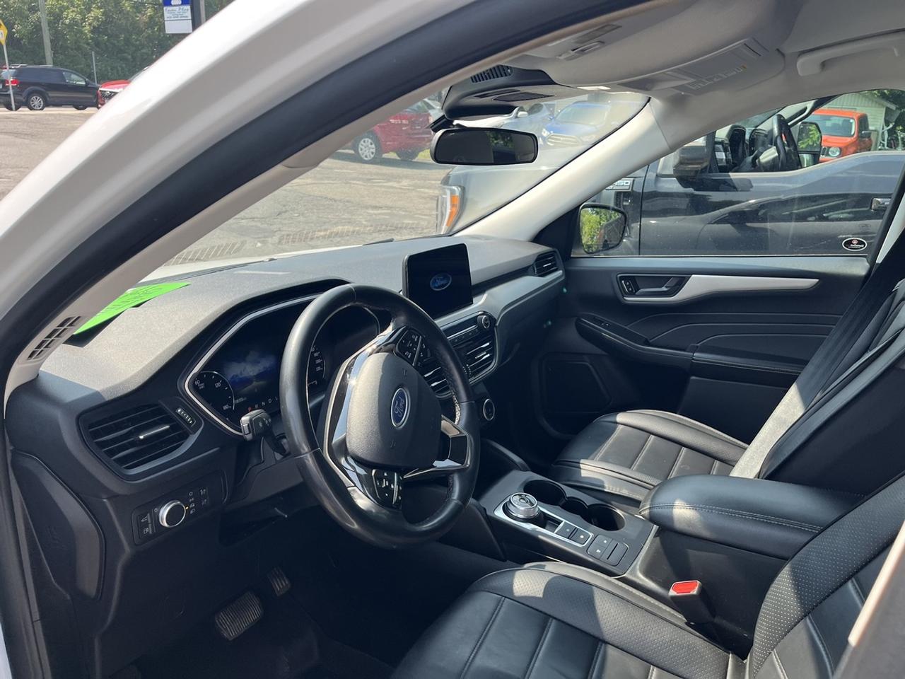 2022 Ford Escape SE Photo