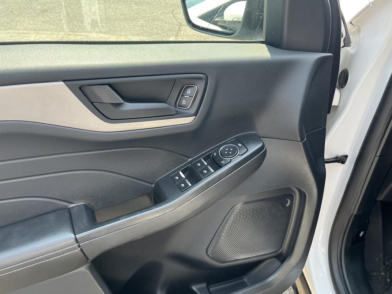 2022 Ford Escape SE Photo