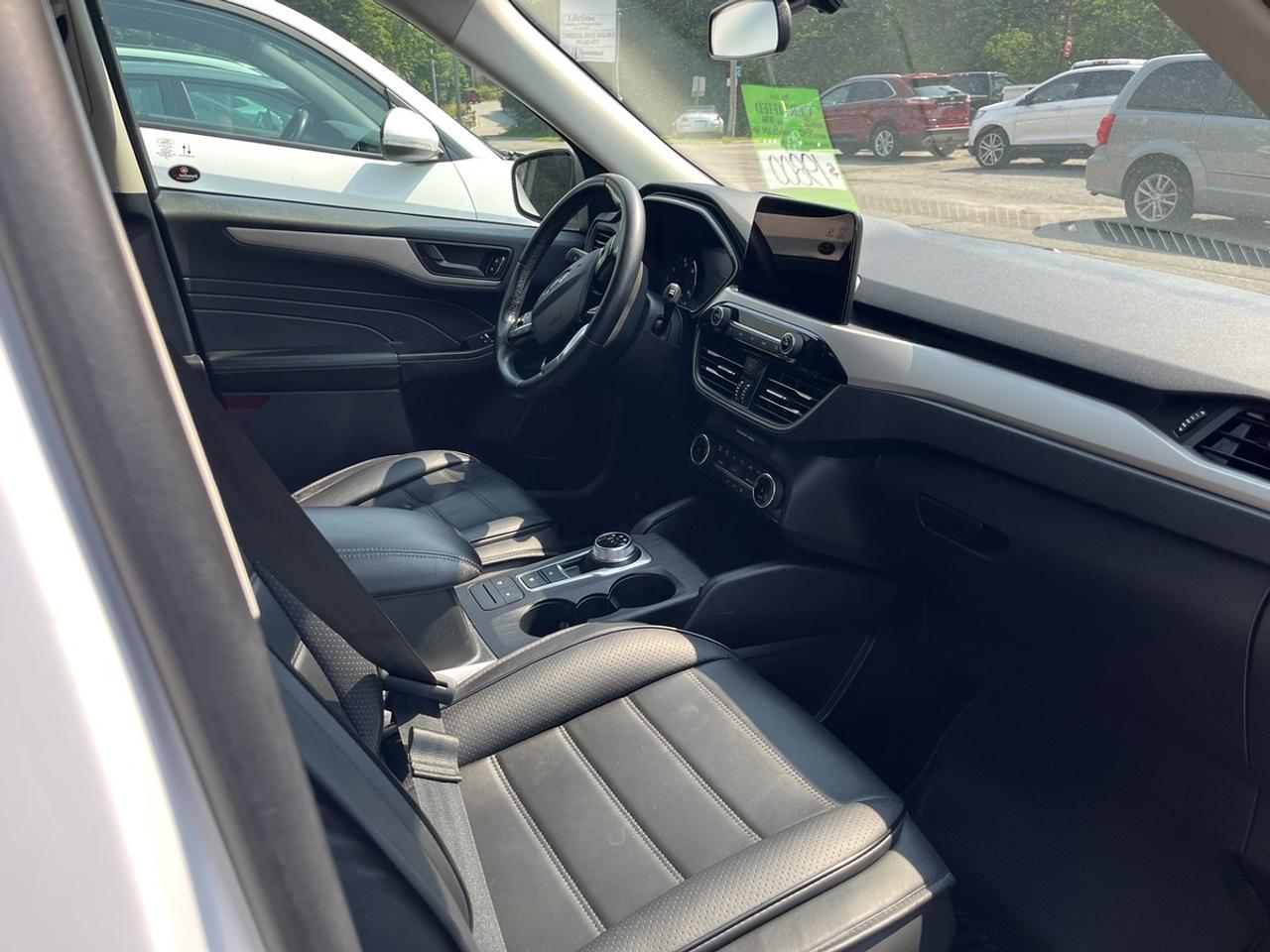 2022 Ford Escape SE Photo