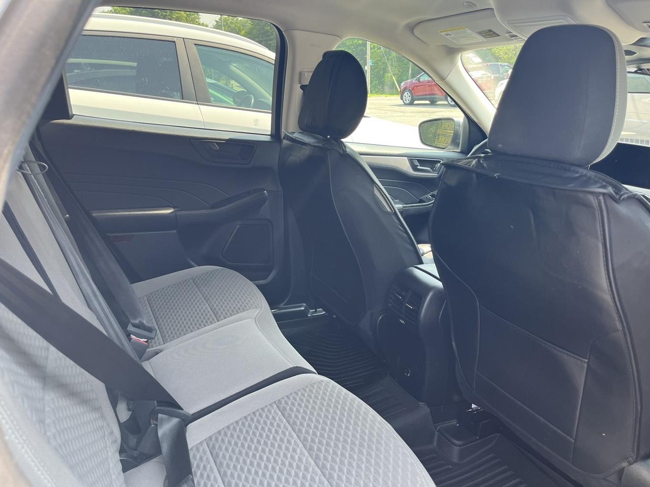 2022 Ford Escape SE Photo