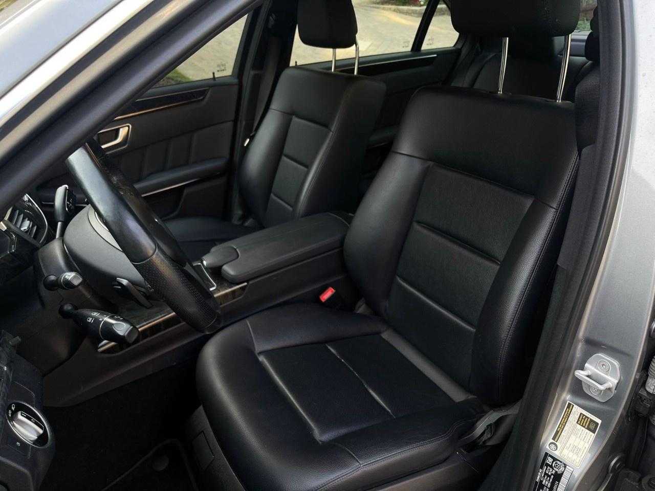 2013 Mercedes-Benz E-Class E 300 4MATIC Sedan Photo