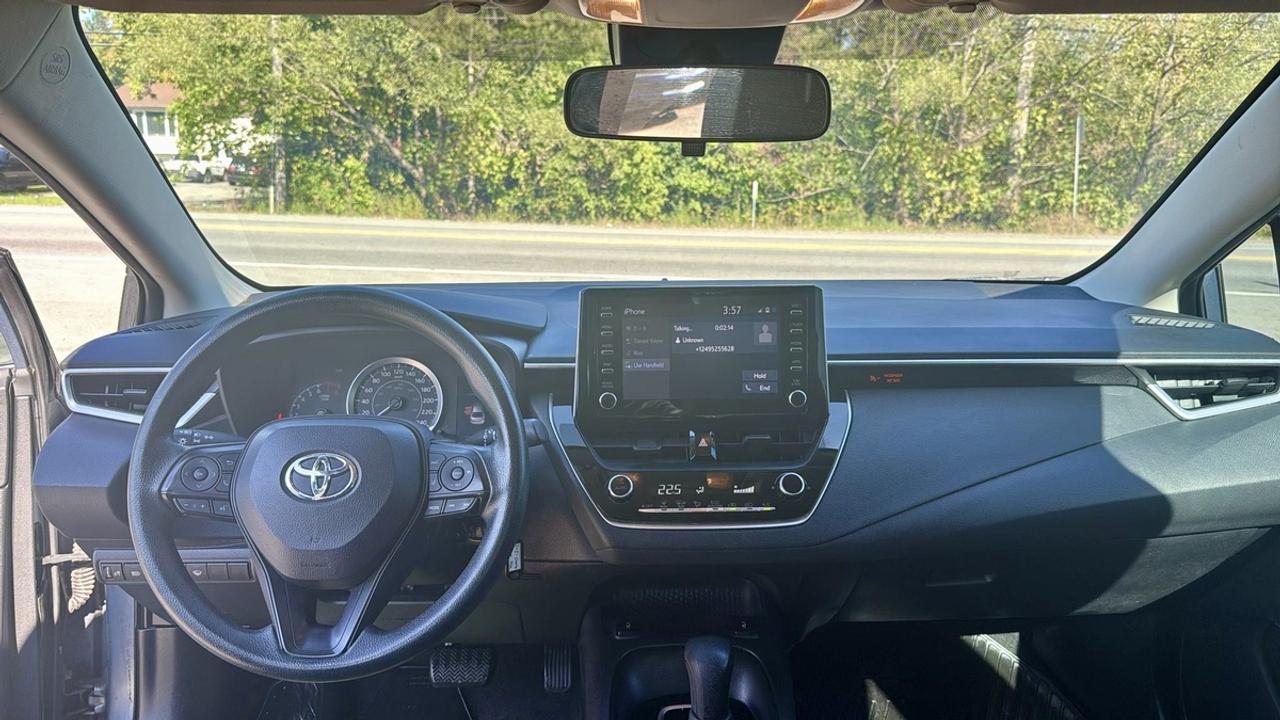 2021 Toyota Corolla LE Photo