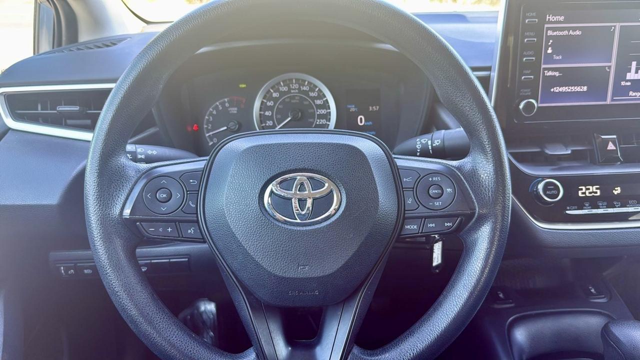 2021 Toyota Corolla LE Photo