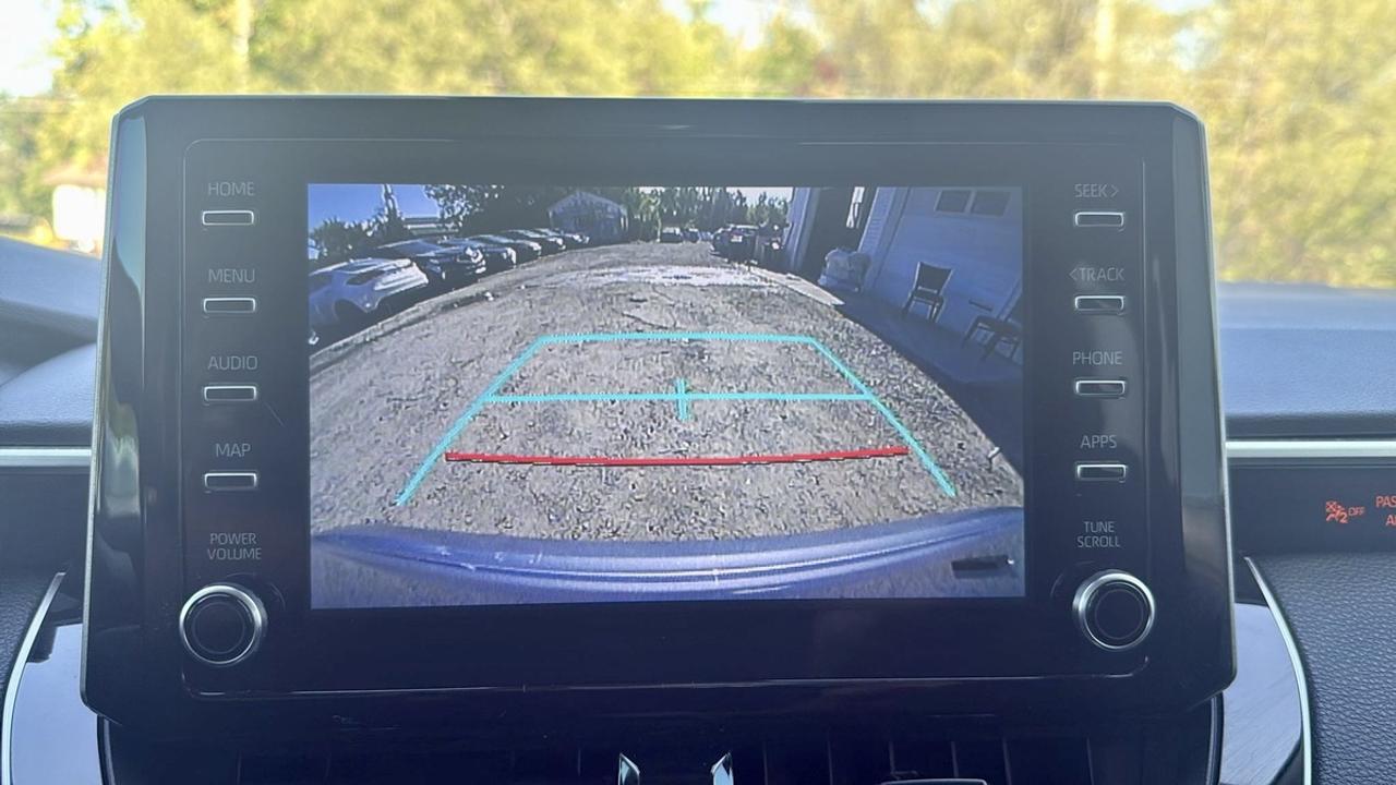 2021 Toyota Corolla LE Photo