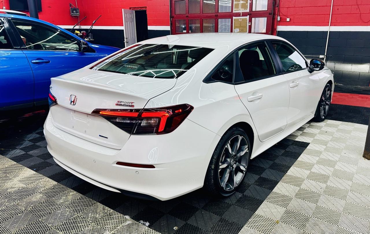 2025 Honda Civic Hybrid Sport Touring Photo3