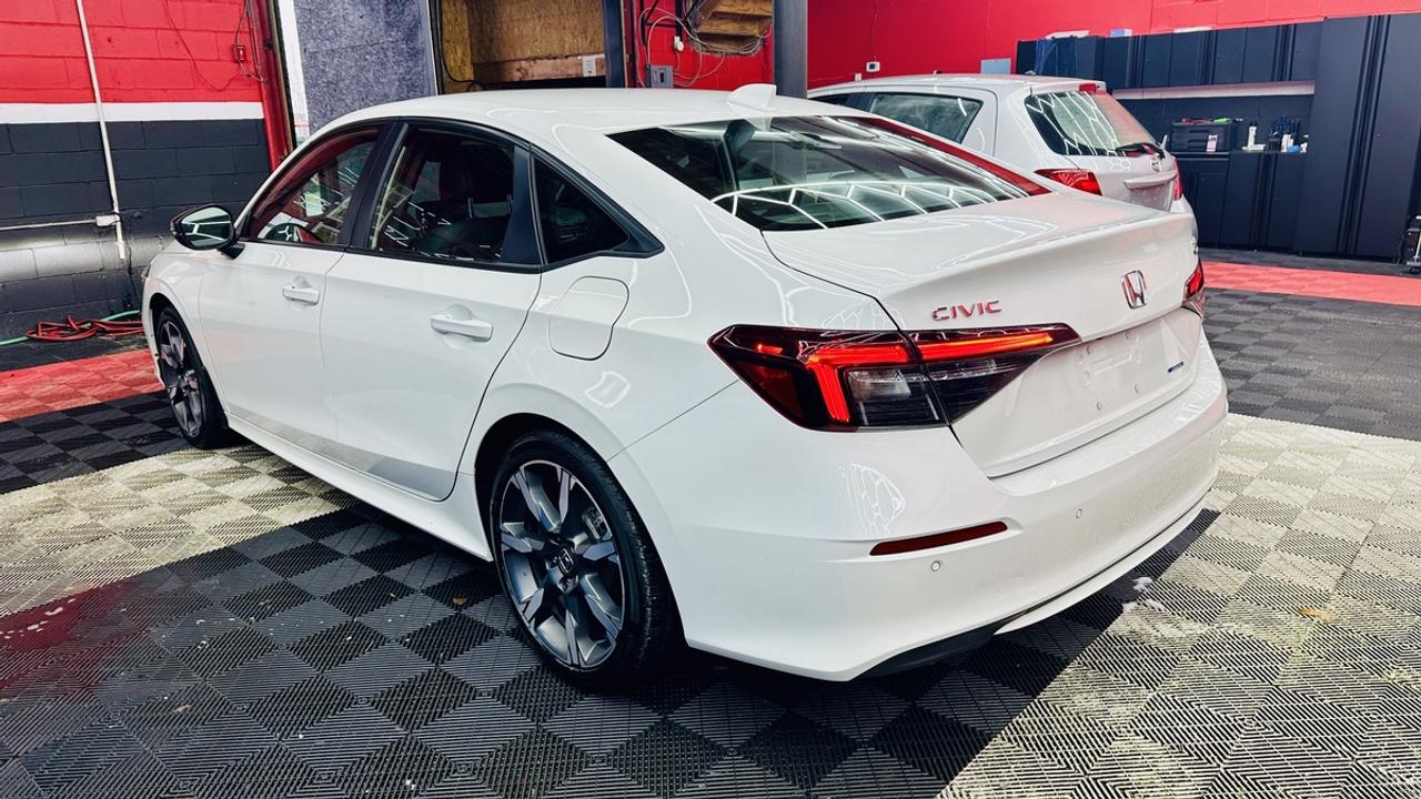 2025 Honda Civic Hybrid Sport Touring Photo