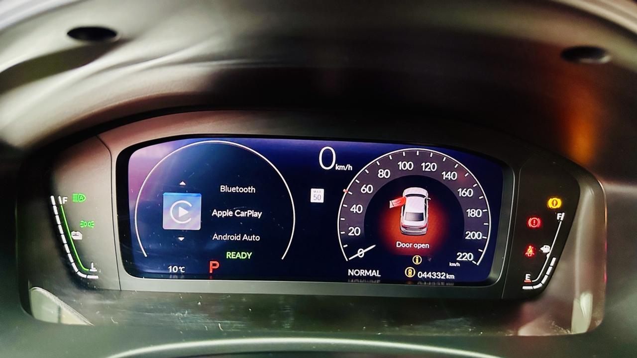 2025 Honda Civic Hybrid Sport Touring Photo