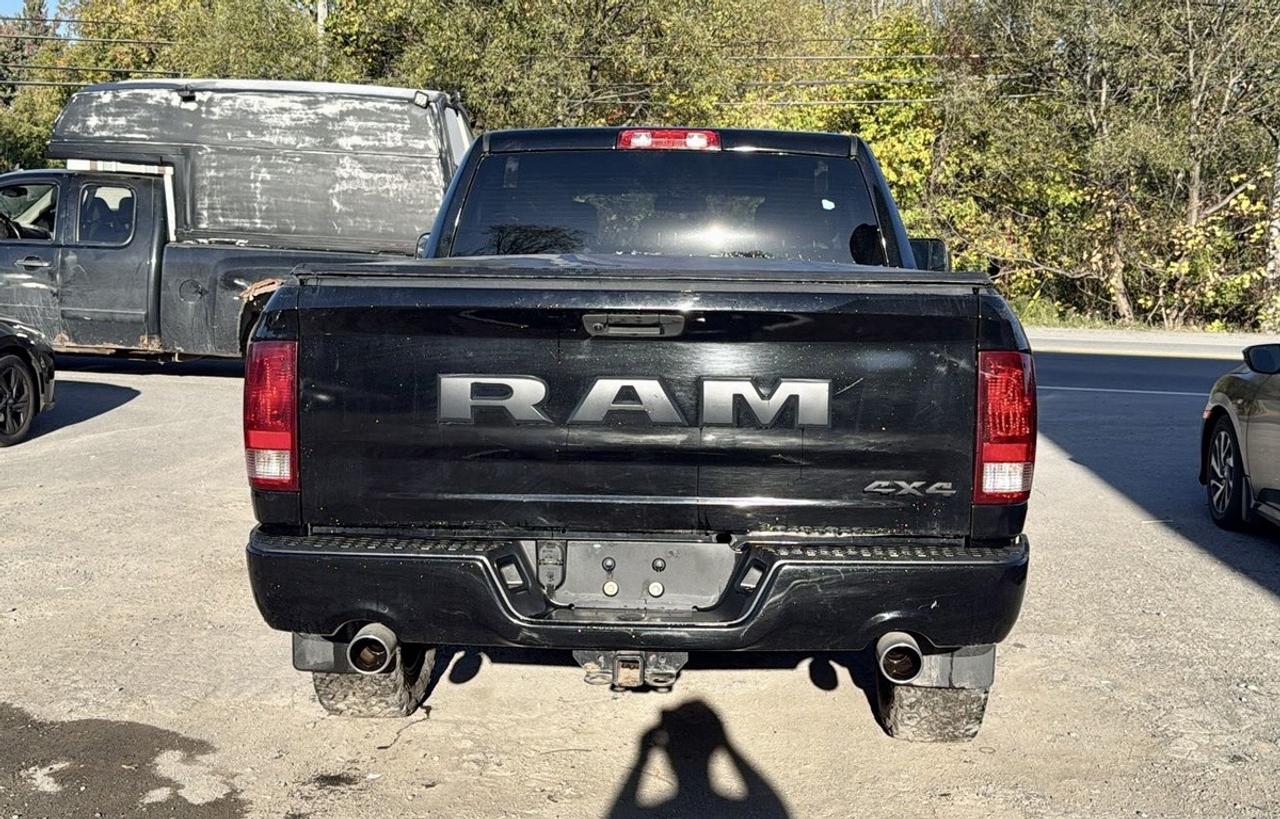 2021 RAM 1500 Classic TRADESMAN Photo4