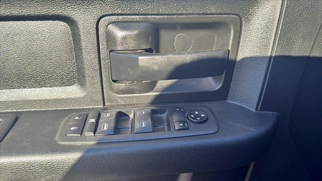 2021 RAM 1500 Classic TRADESMAN Photo