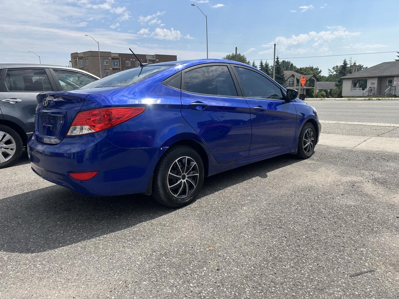 2012 Hyundai Accent GLS Photo3