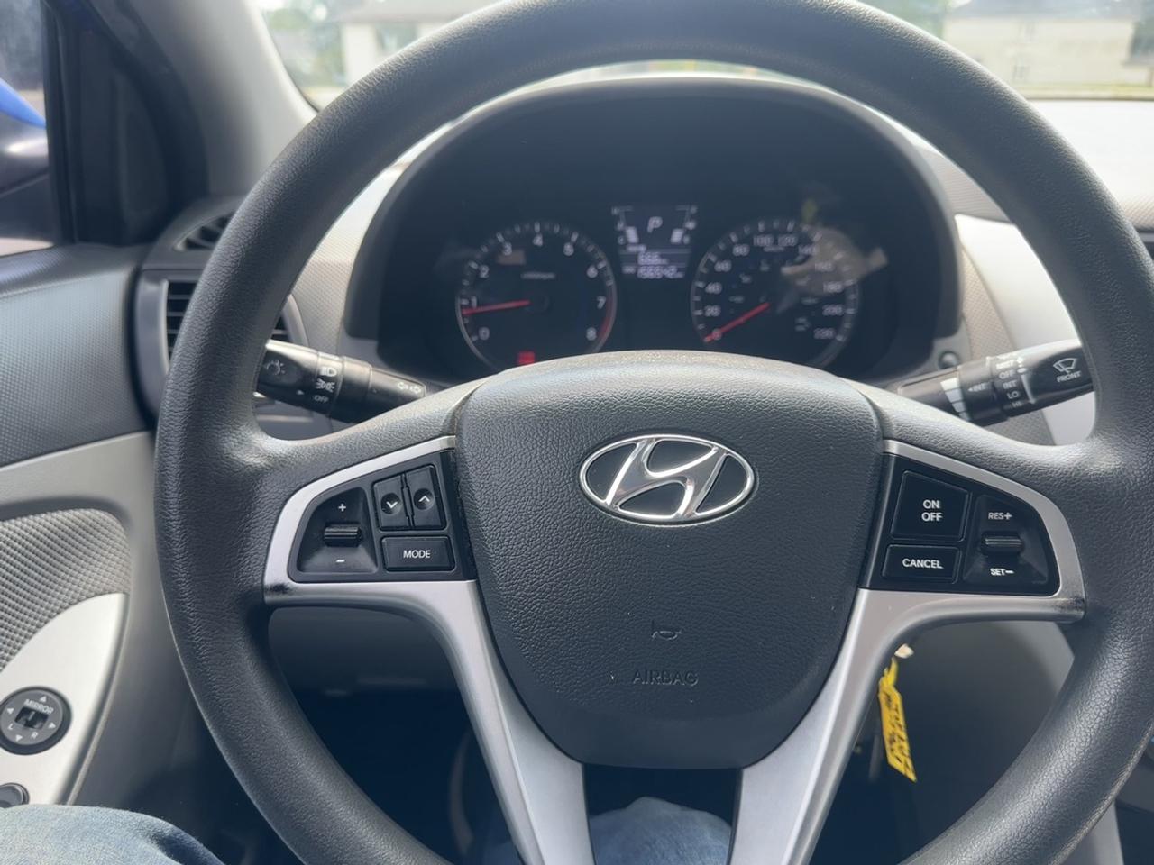2012 Hyundai Accent GLS Photo
