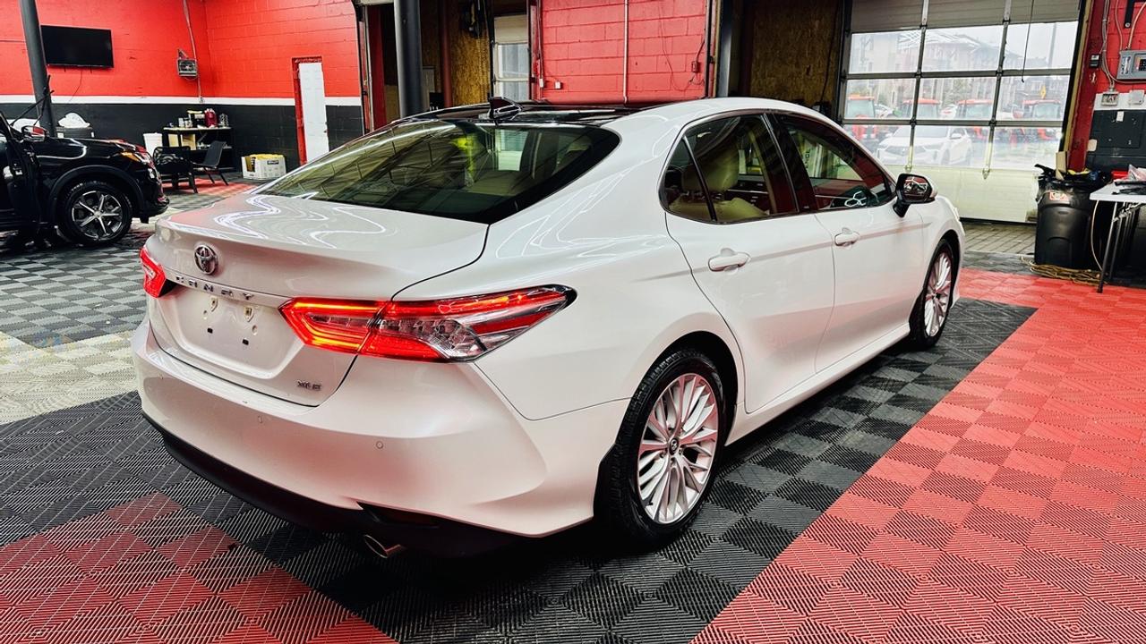 2018 Toyota Camry XLE Photo