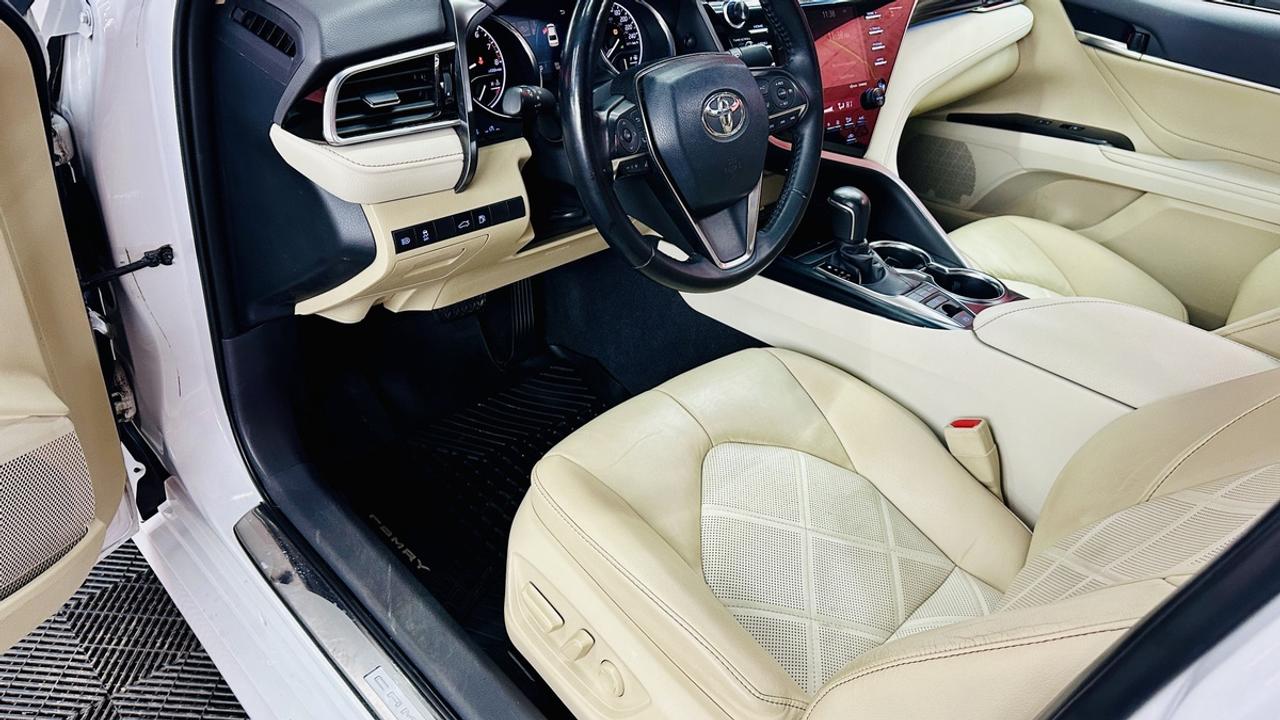 2018 Toyota Camry XLE Photo