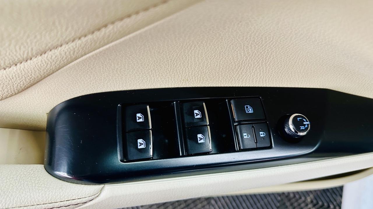 2018 Toyota Camry XLE Photo