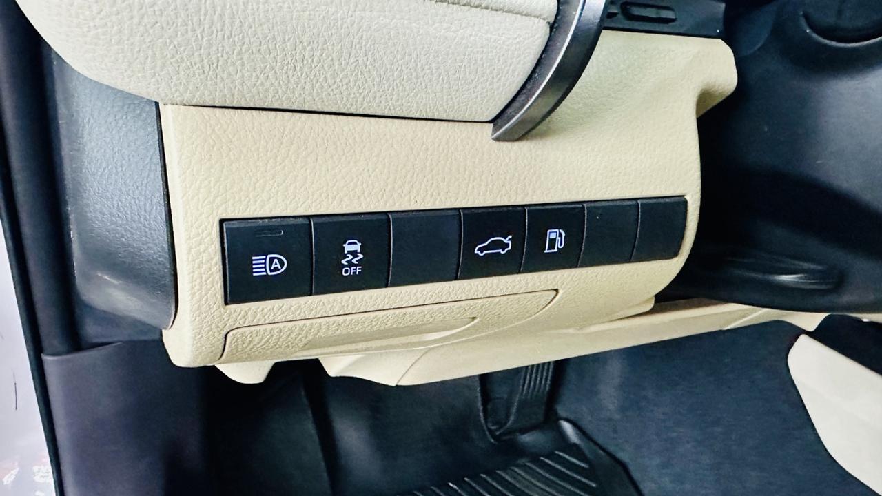 2018 Toyota Camry XLE Photo