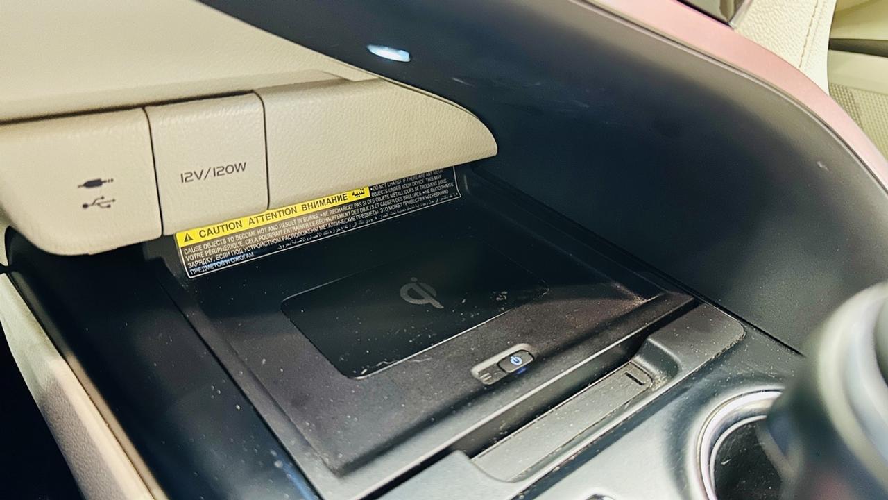 2018 Toyota Camry XLE Photo