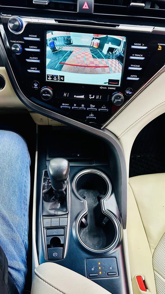 2018 Toyota Camry XLE Photo