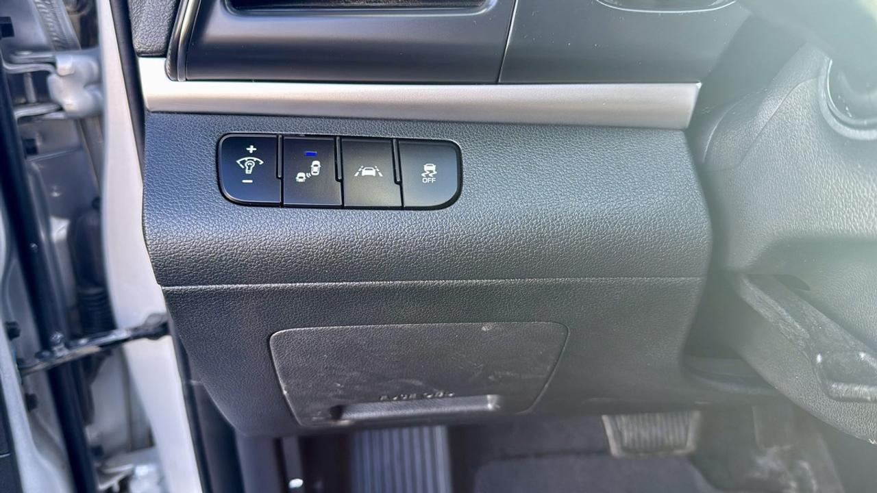 2019 Hyundai Elantra Limited Photo